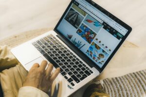 Tarjetas de crédito sin comisiones para freelancers 2 pexels photo 9052803